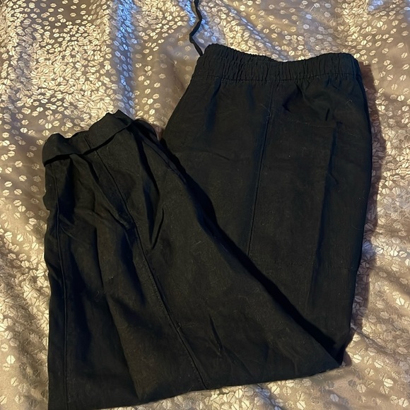 Old Navy Pants - EUC ankle elastic waistband pants.